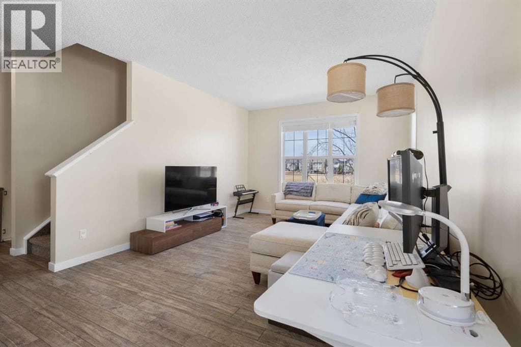 267 Mahogany Way SE photo 4