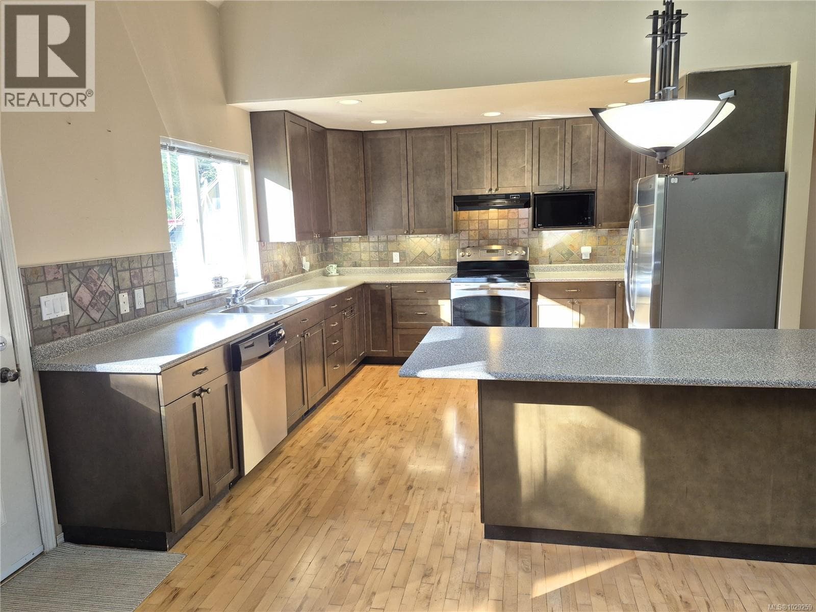 12270/12272 Chandler Rd photo 2