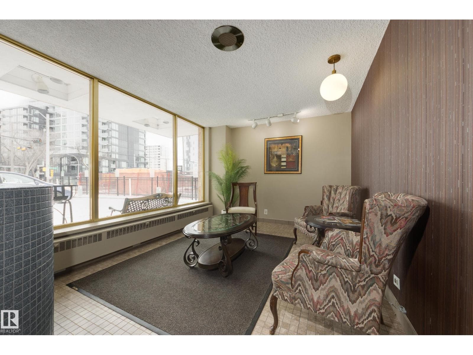 #207 12207 JASPER AV NW photo 5