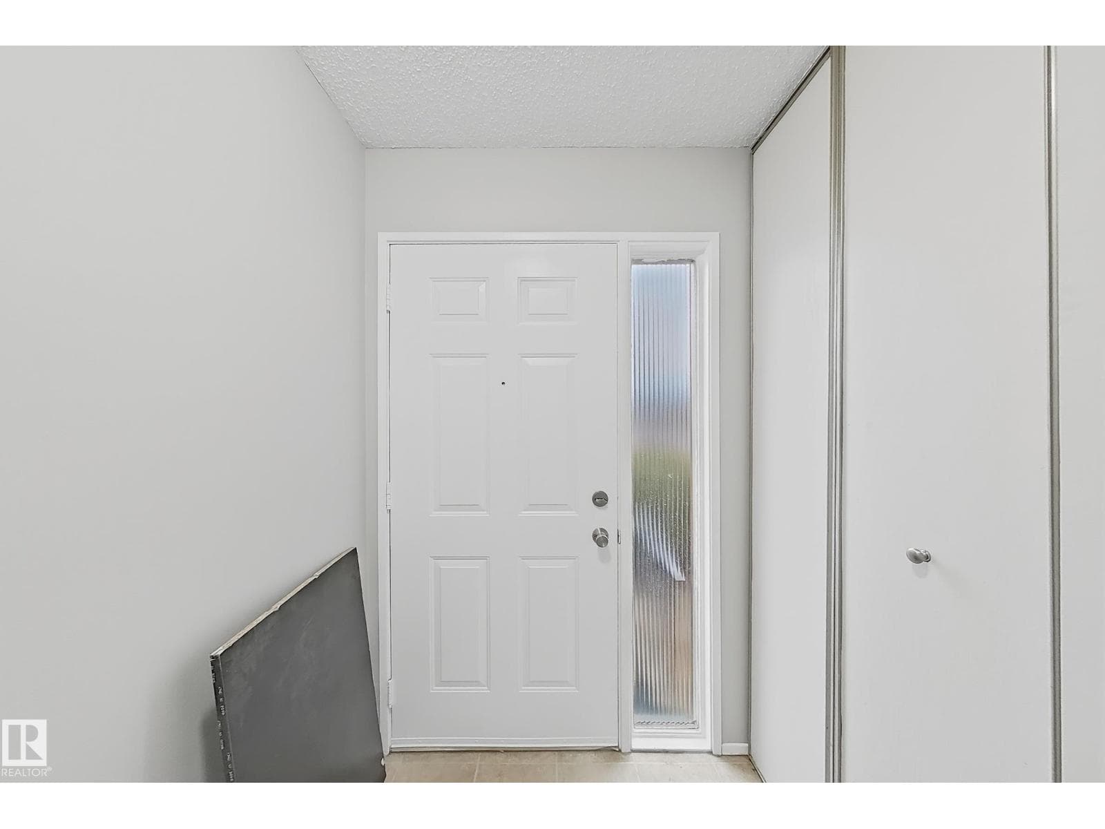 5514 93A AV NW photo 2