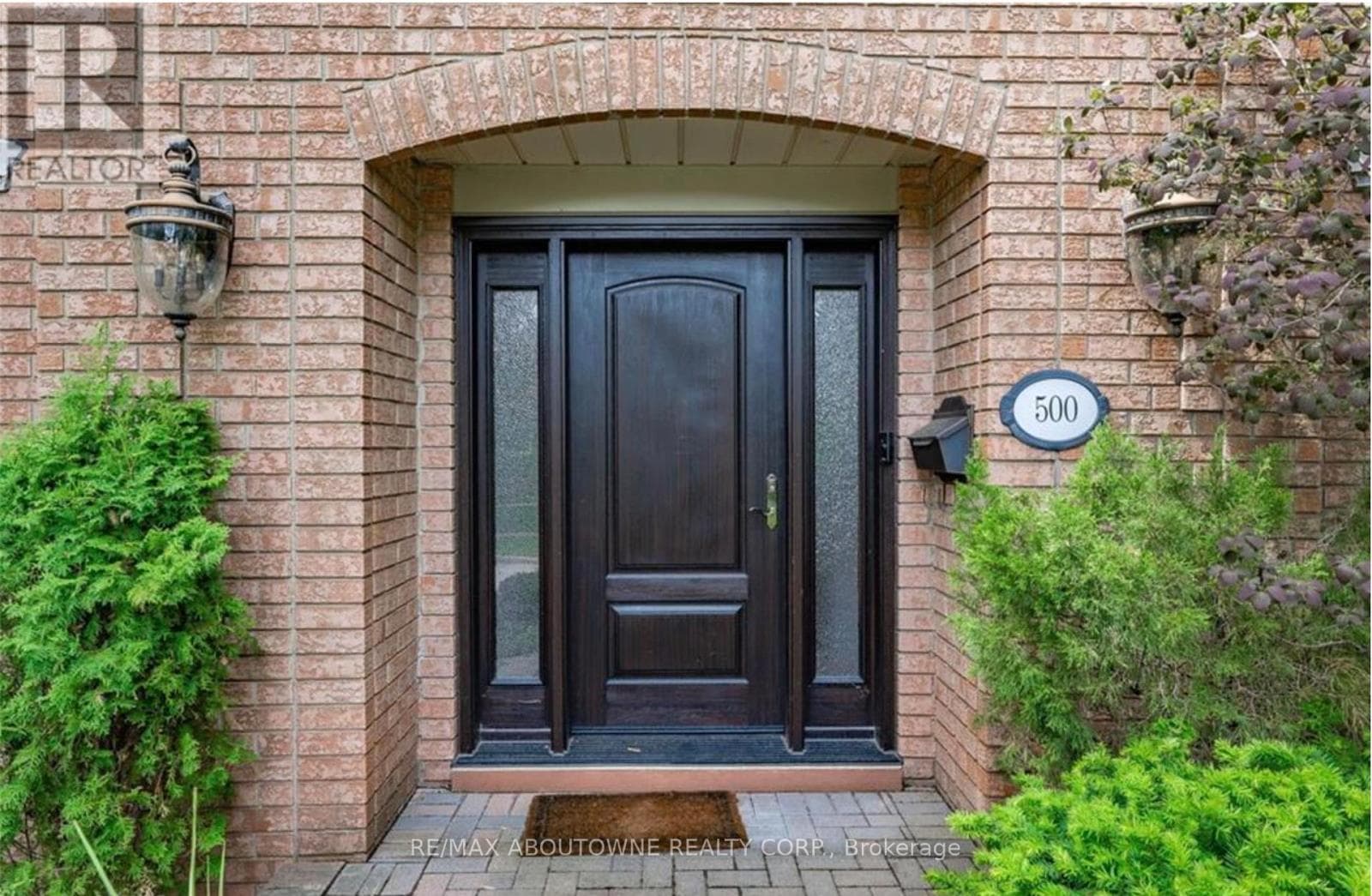 500 BLENHEIM CRESCENT photo 3