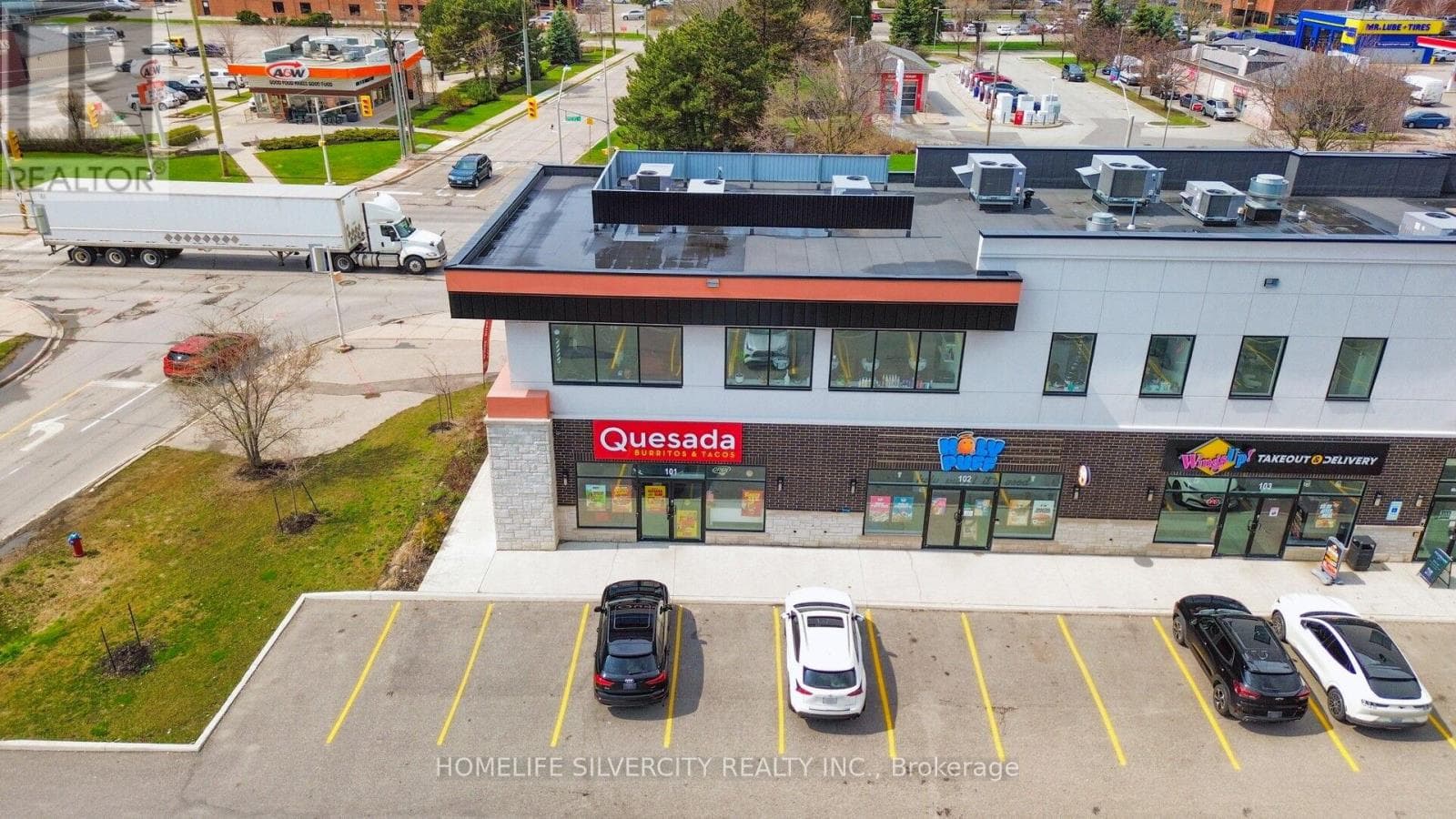 101 - 358 SPEERS ROAD photo 2