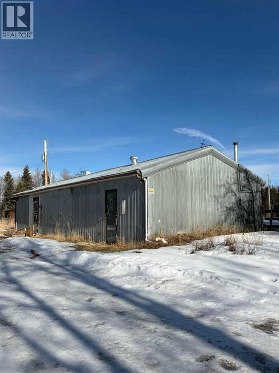 412074 Highway 22 photo 2