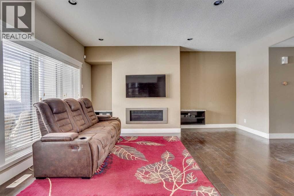 5, 208 Sparrow Hawk Drive photo 4