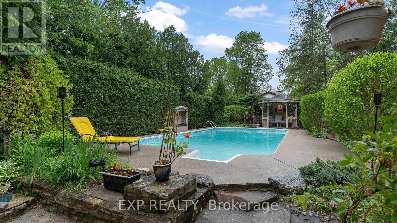181 WILDWOOD AVENUE photo 3