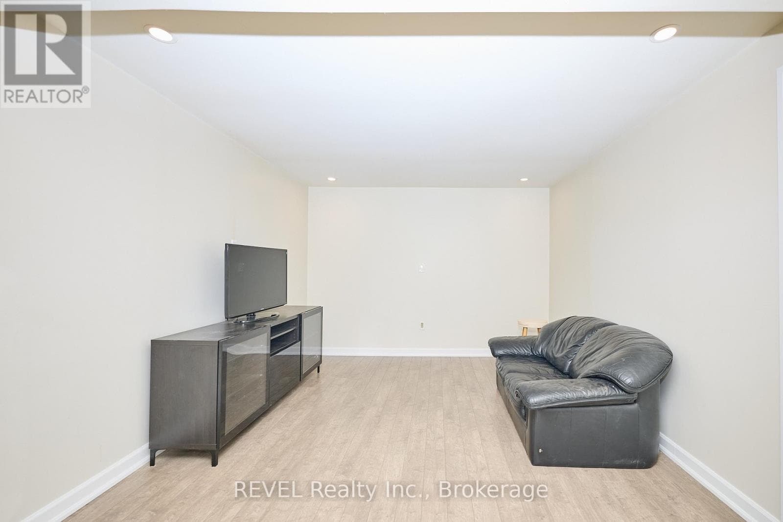 104 TULIPTREE ROAD photo 2