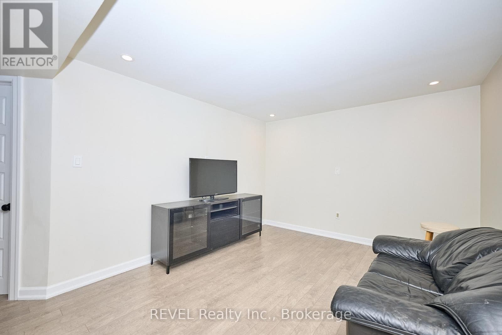 104 TULIPTREE ROAD photo 3