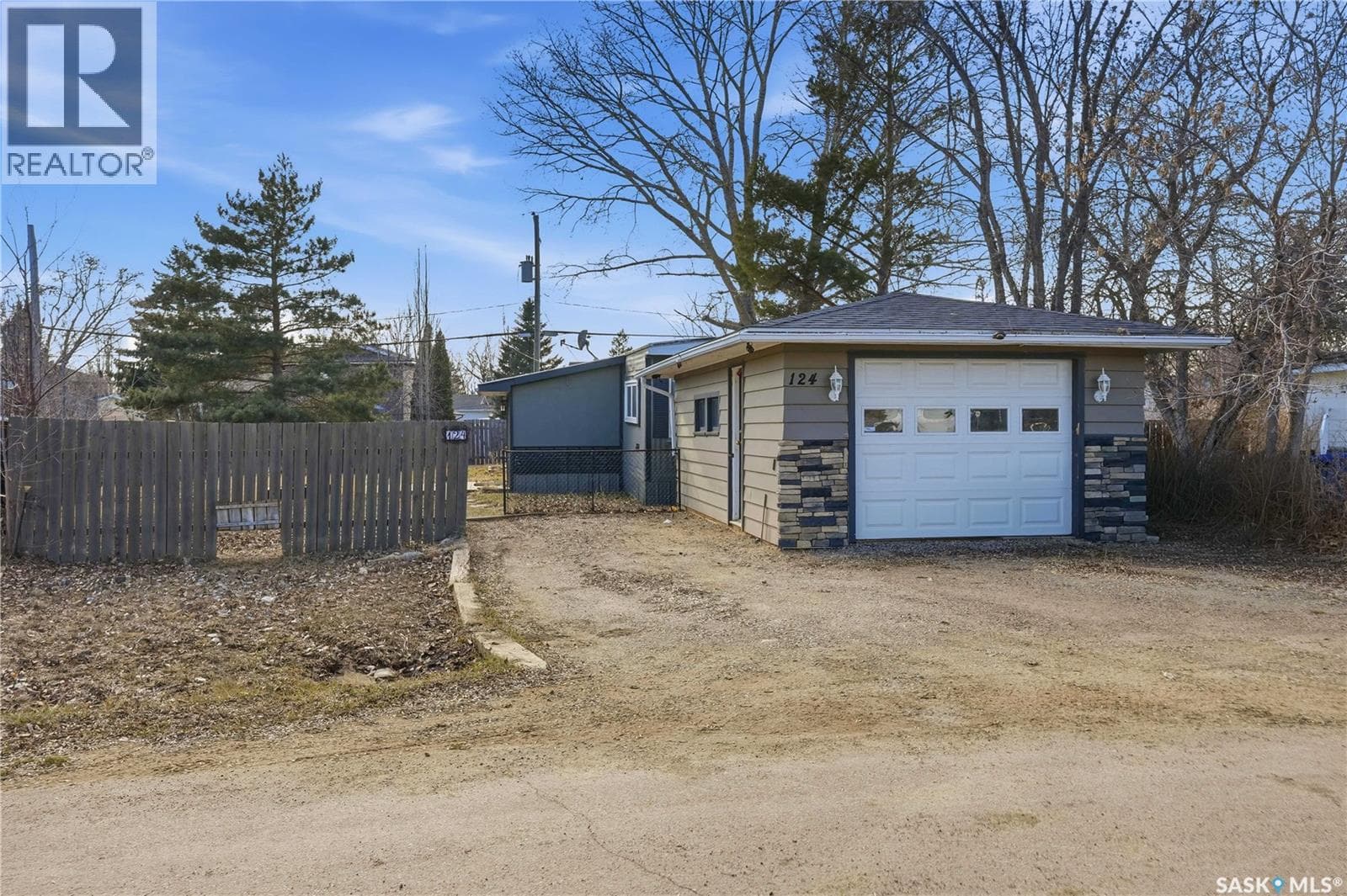 124 Dogwood STREET — photo 3