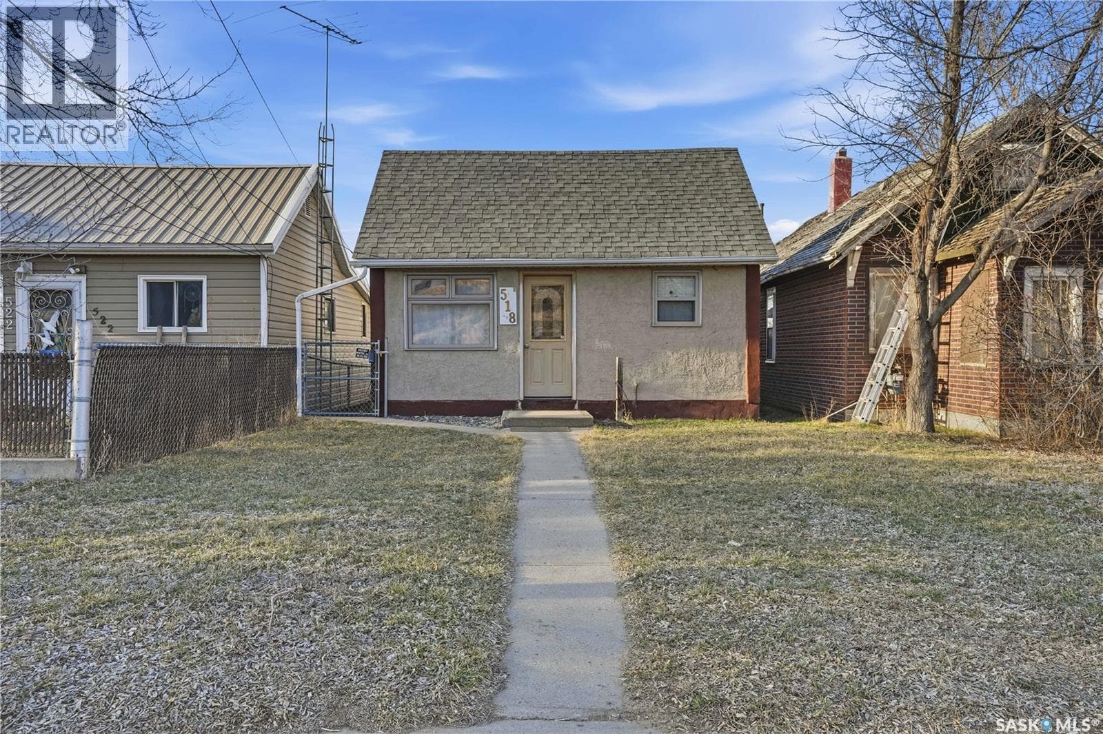 518 Maple STREET W