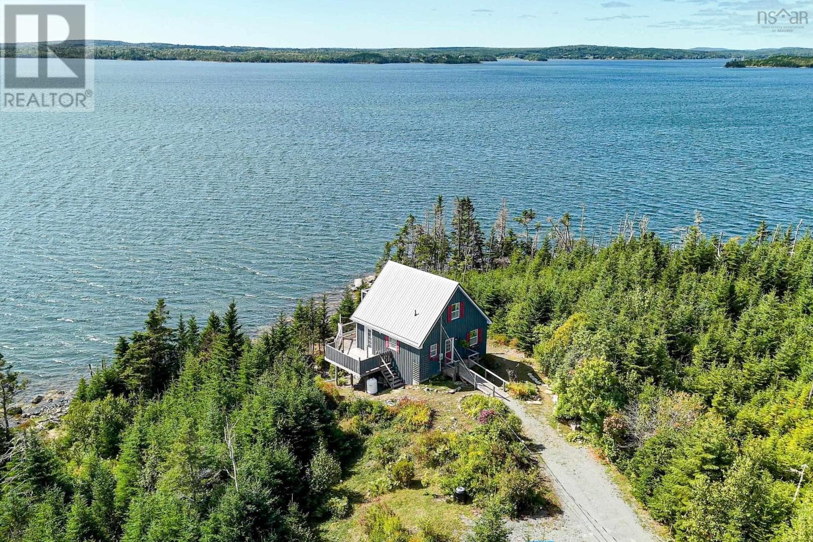 3 bed 1 bath single family at 860 East Jeddore Road — $474,900
