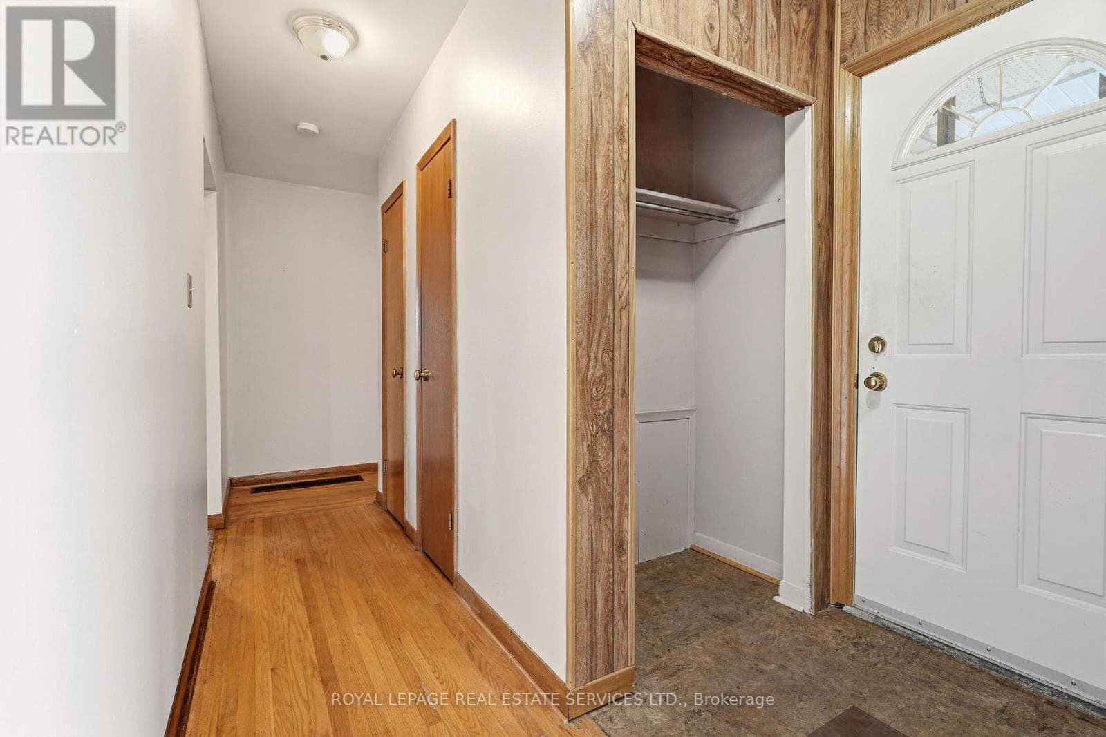 384 APPLEBY LINE photo 5