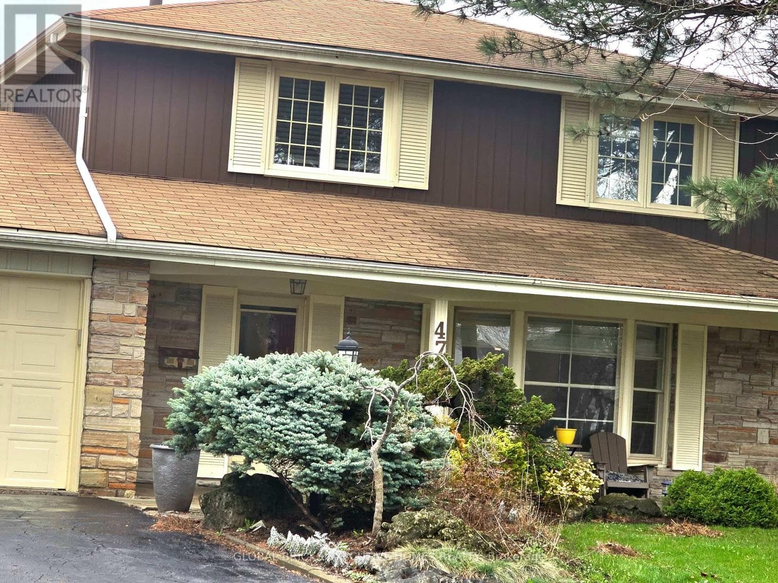 47 PARKVIEW PLACE photo 2