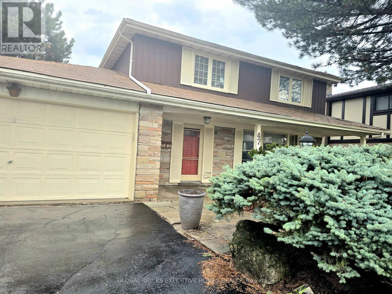 47 PARKVIEW PLACE photo 3