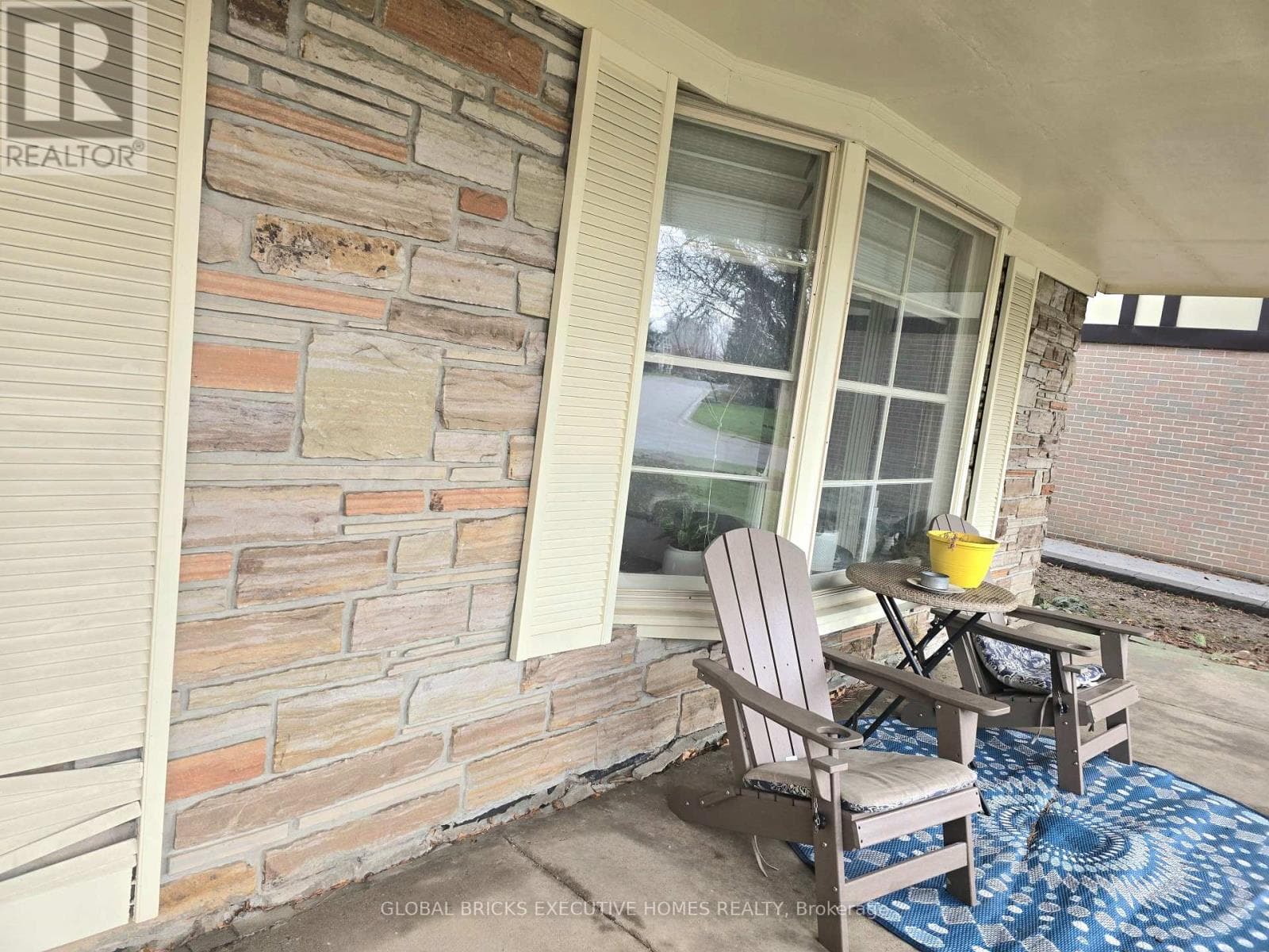47 PARKVIEW PLACE photo 4