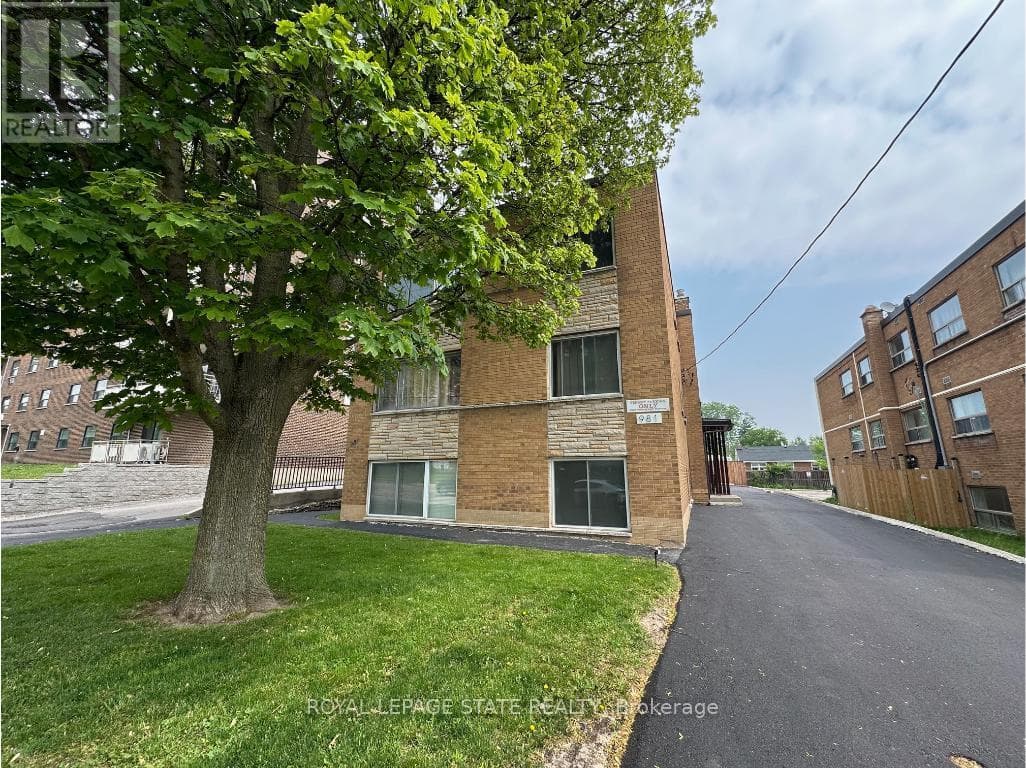 981 MOHAWK ROAD E photo 2