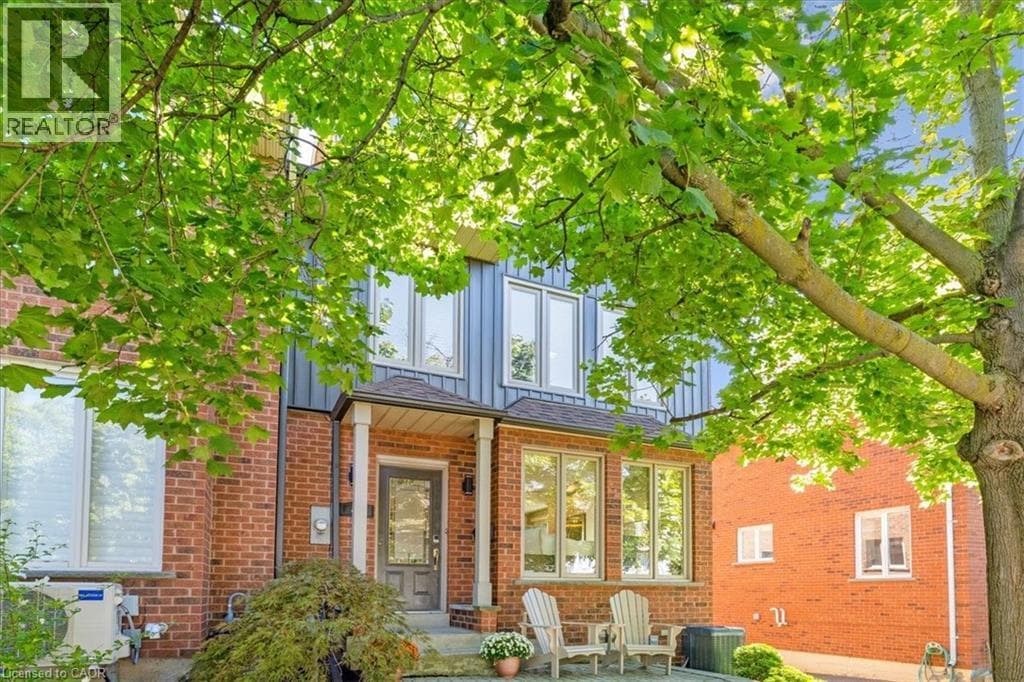 44 SUNVALE Place photo 3