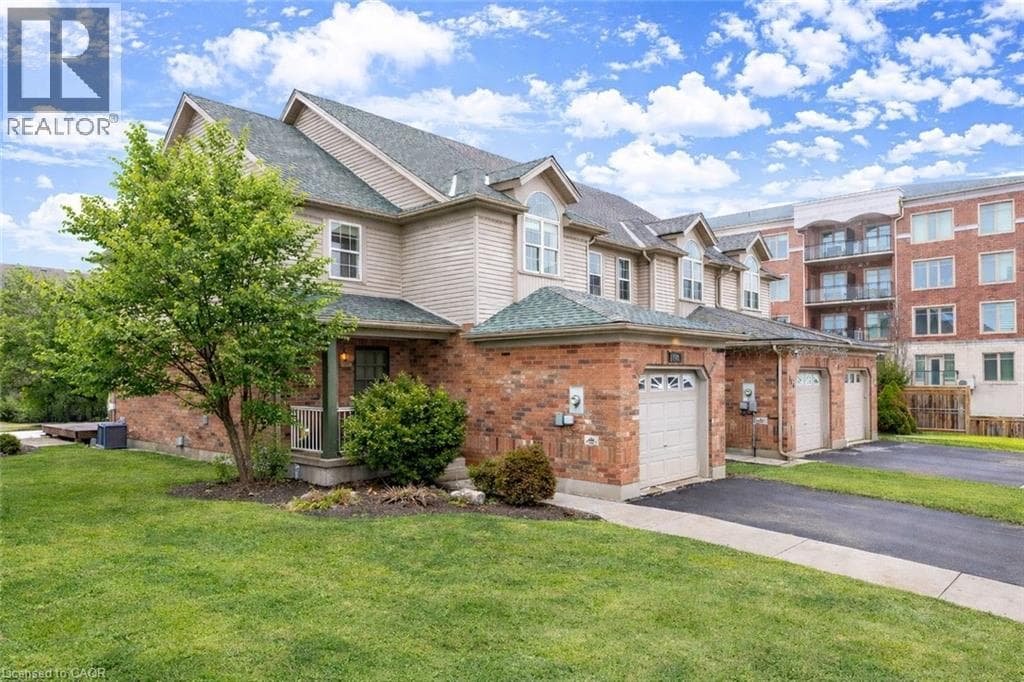 142 DUBRICK Crescent photo 2