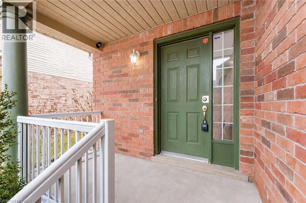 142 DUBRICK Crescent photo 3