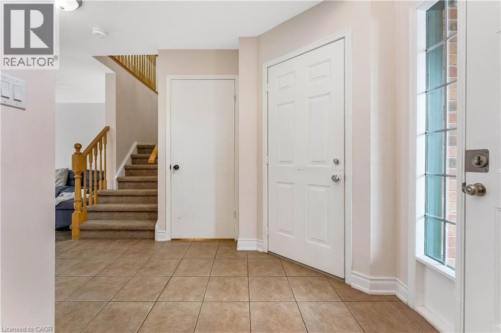 142 DUBRICK Crescent photo 5