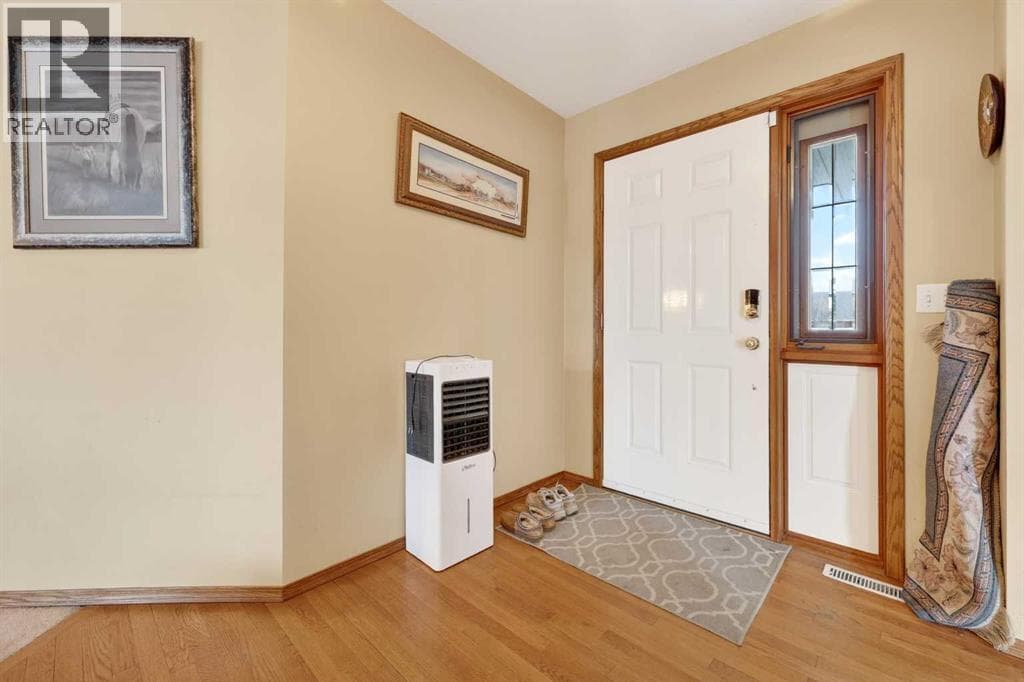 1124 Gleneagles Drive photo 2