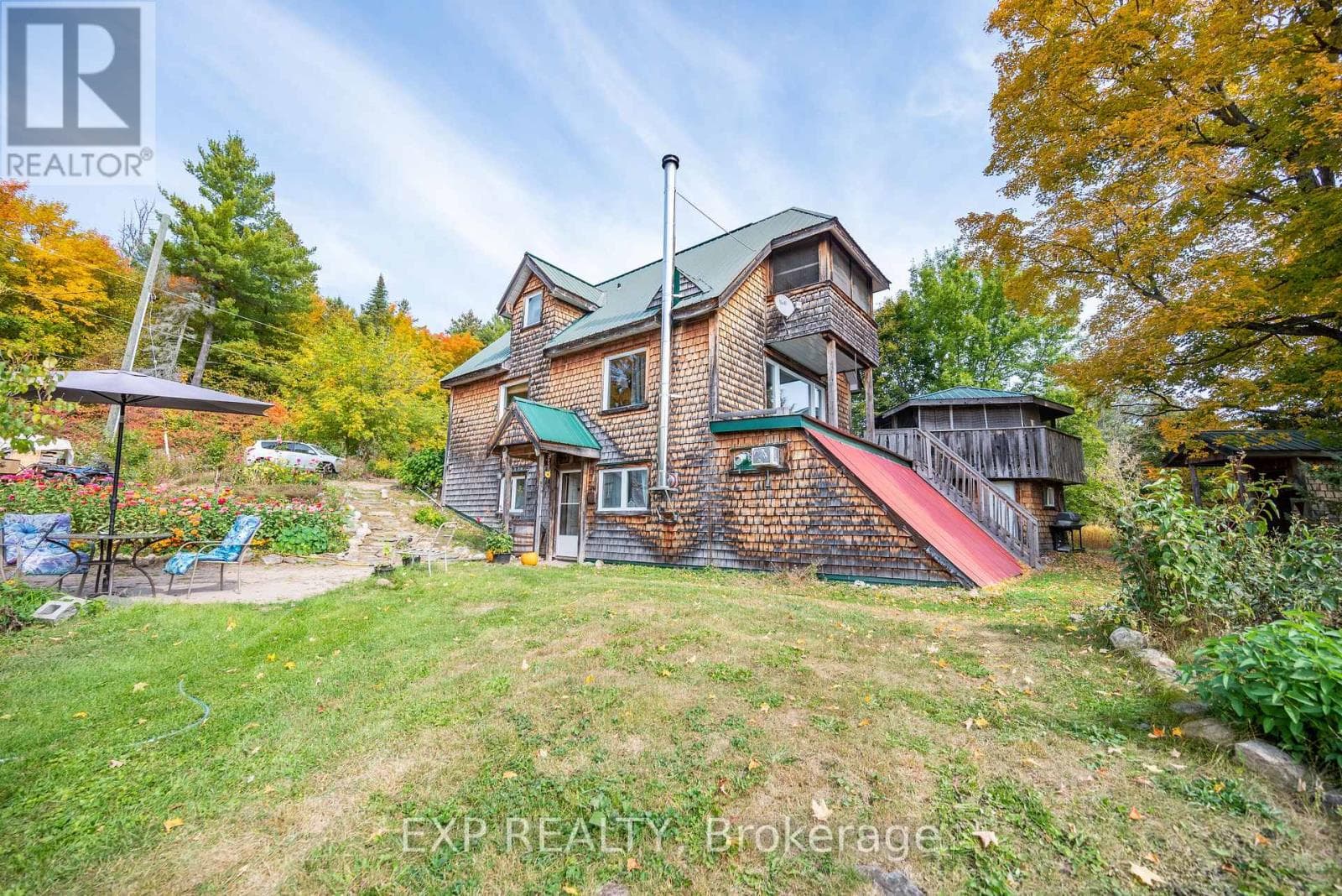 1197 LOWER SPRUCE HEDGE ROAD photo 2