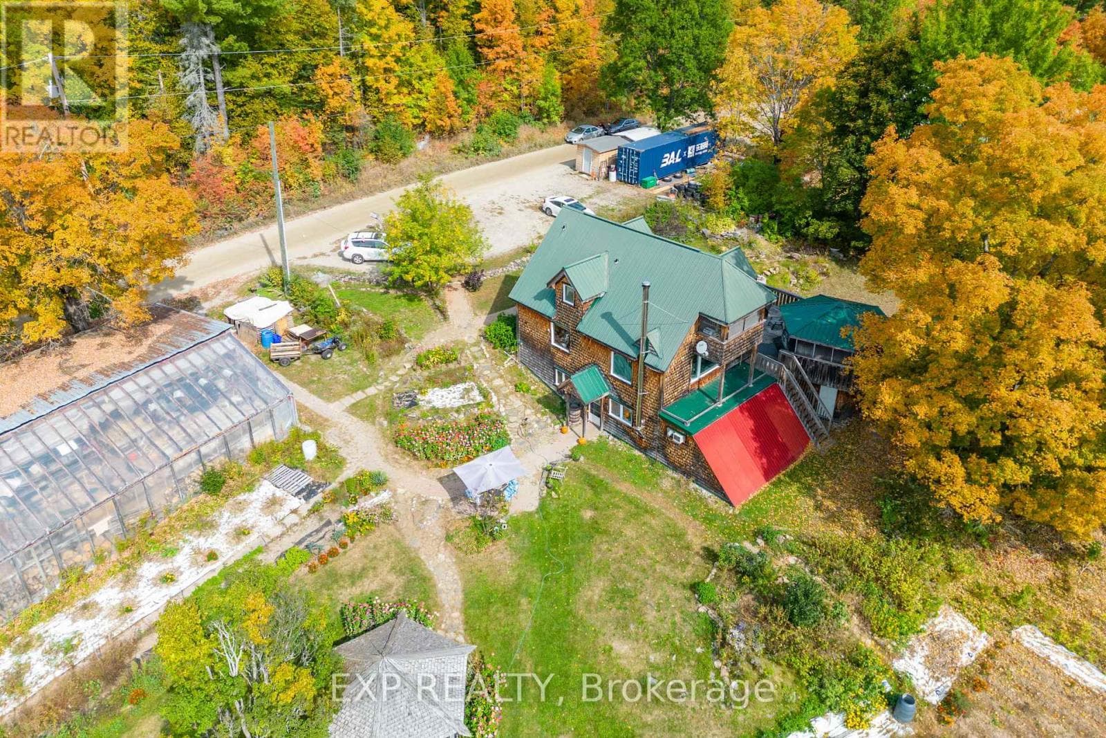 1197 LOWER SPRUCE HEDGE ROAD photo 3