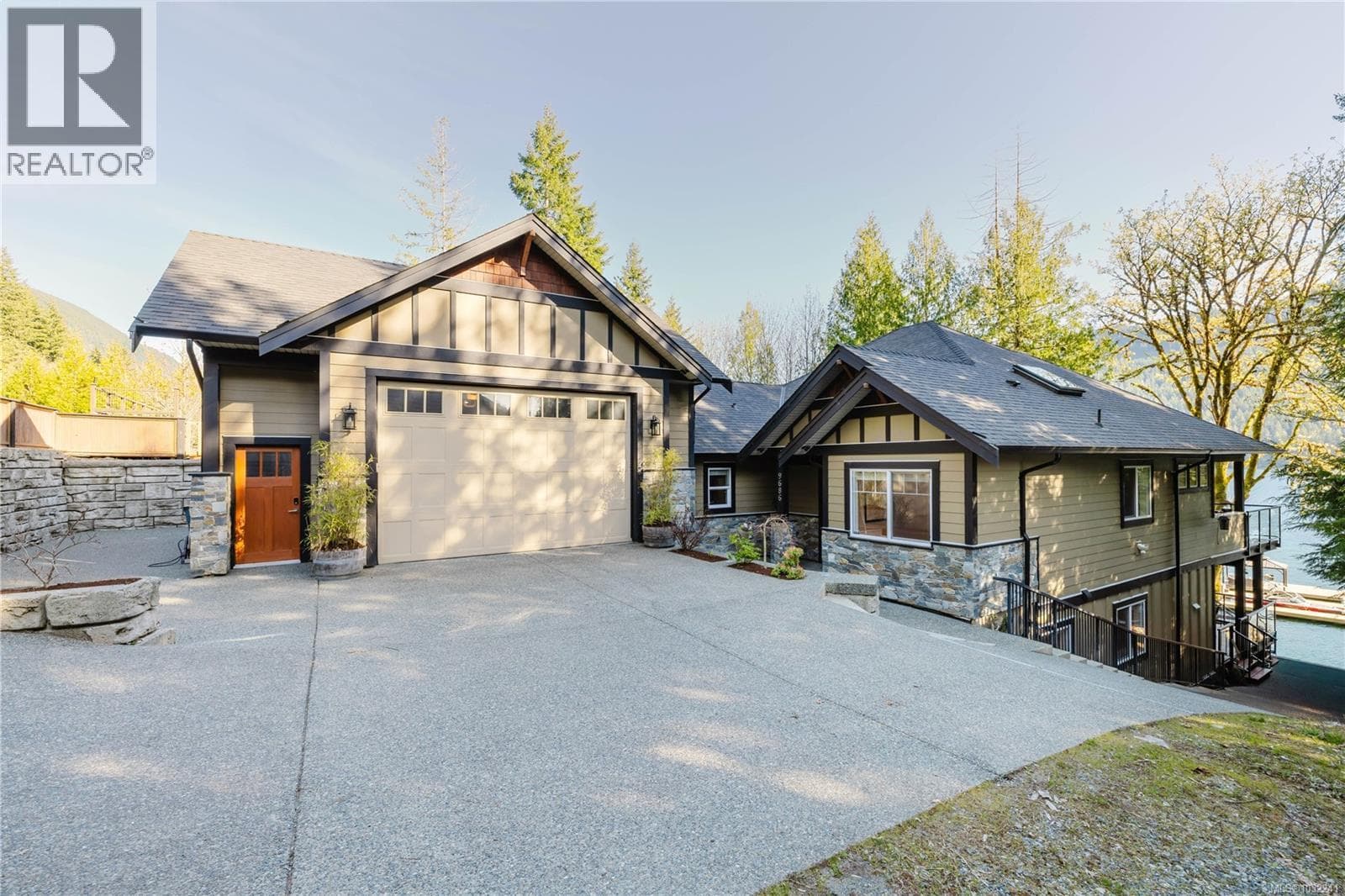 9686 Creekside Dr photo 4