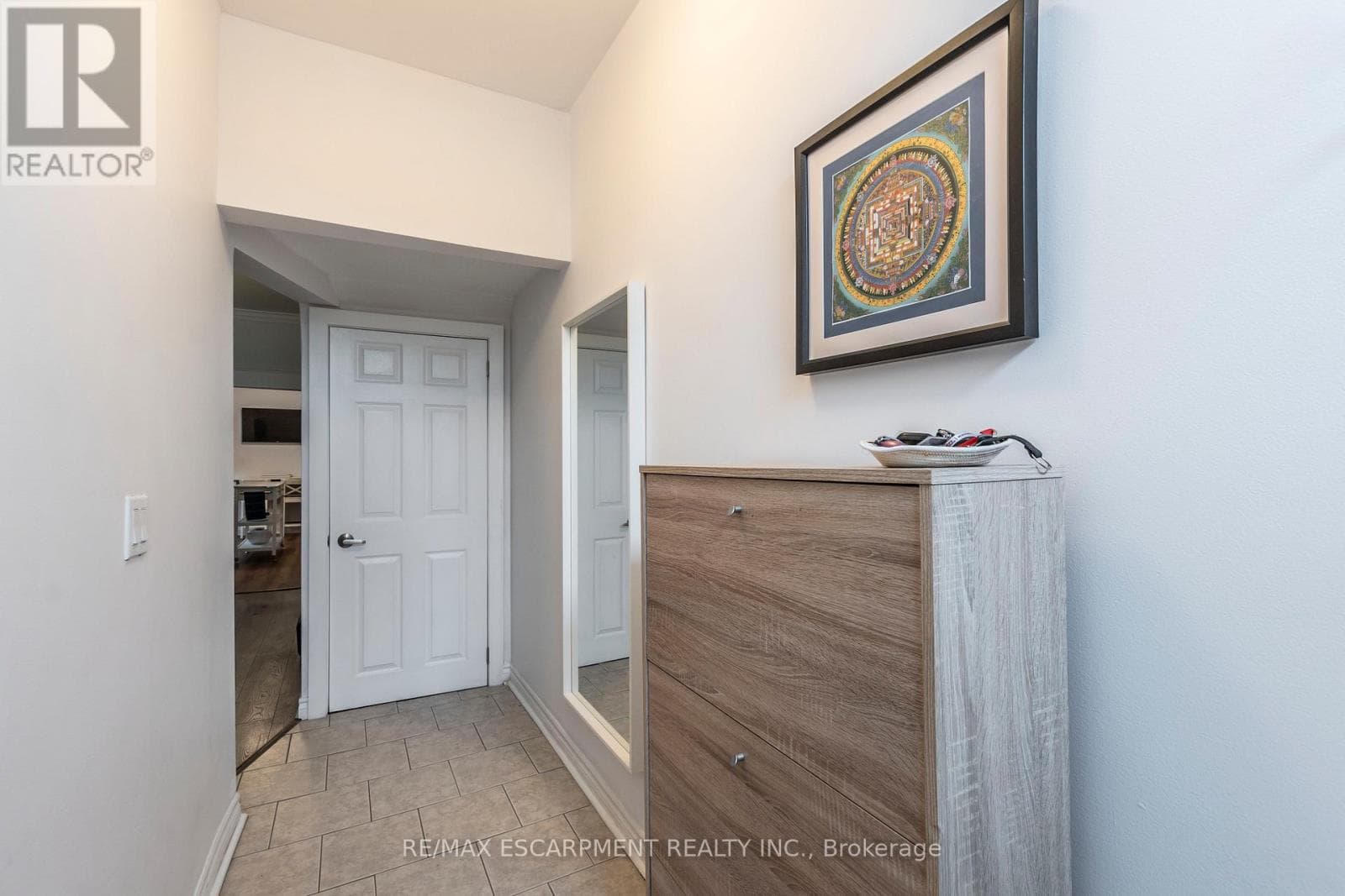346 HUGHSON STREET N photo 4
