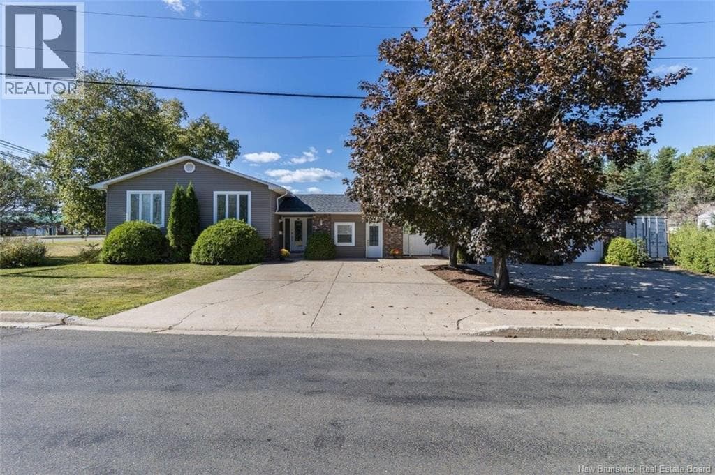 5 bed 3 bath single family at 5 Timber Lane — $699,900