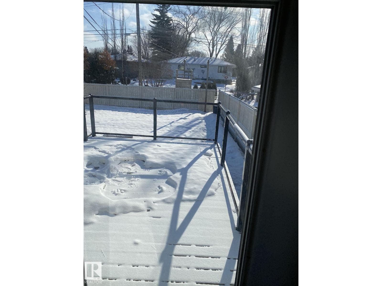 7921 97 AV NW photo 4