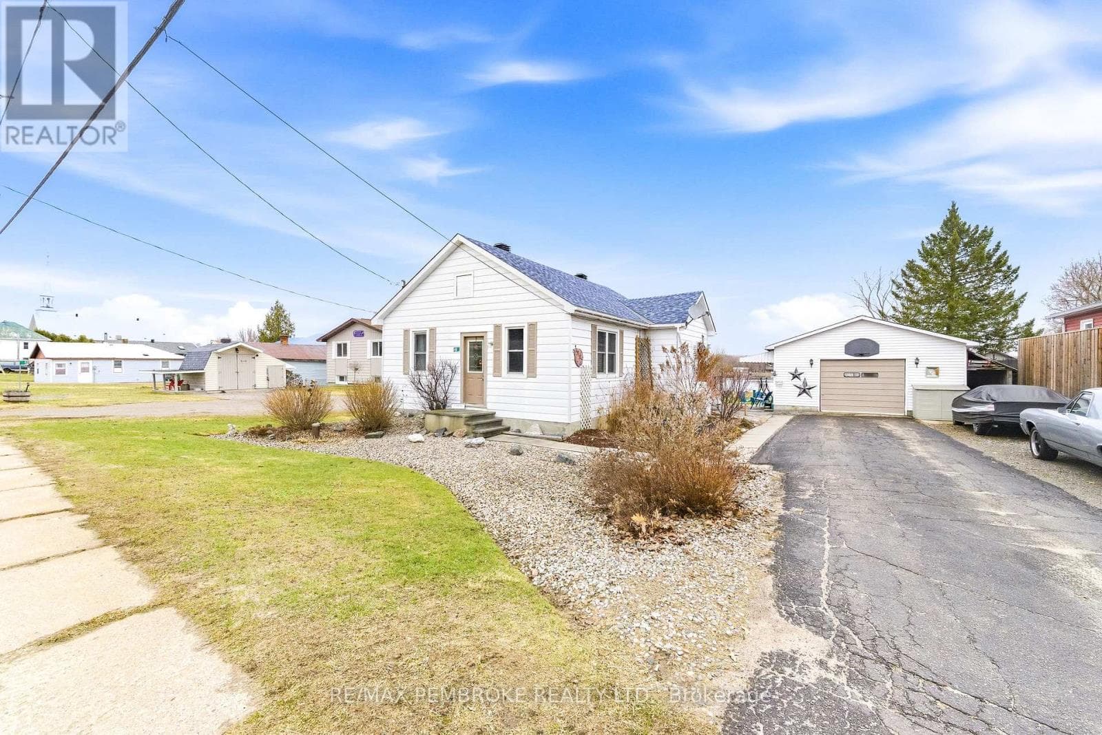 48 LACROIX BAY ROAD photo 2