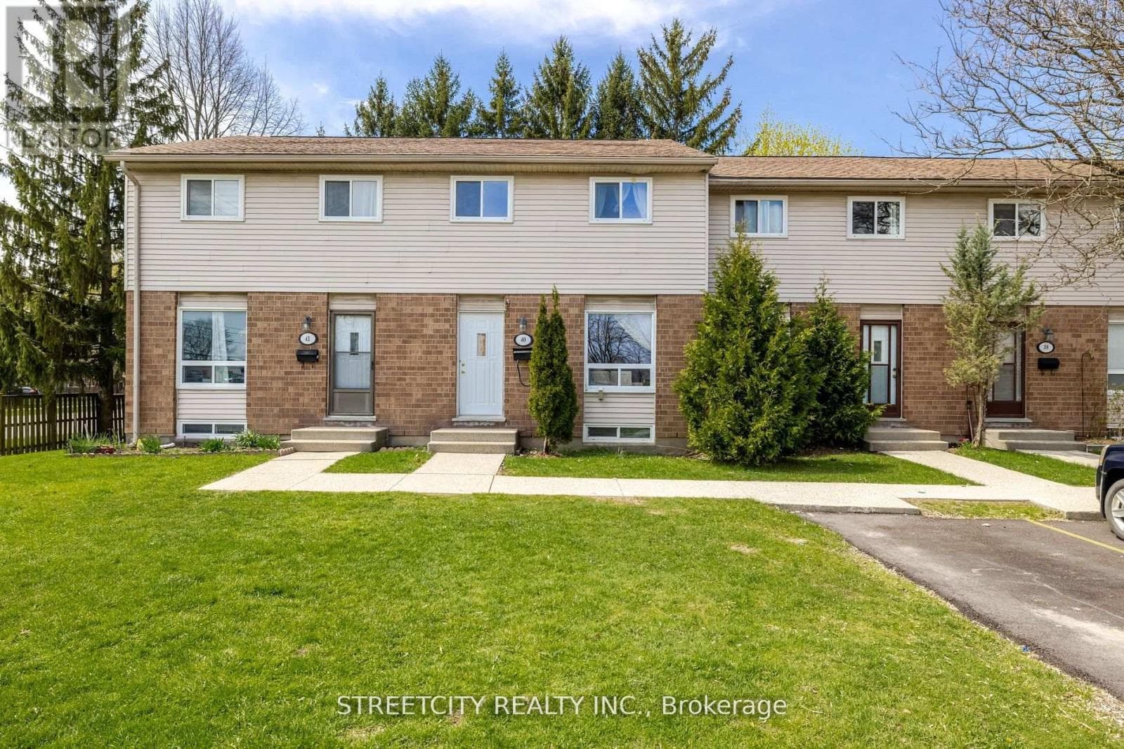 40 - 311 VESTA ROAD photo 2