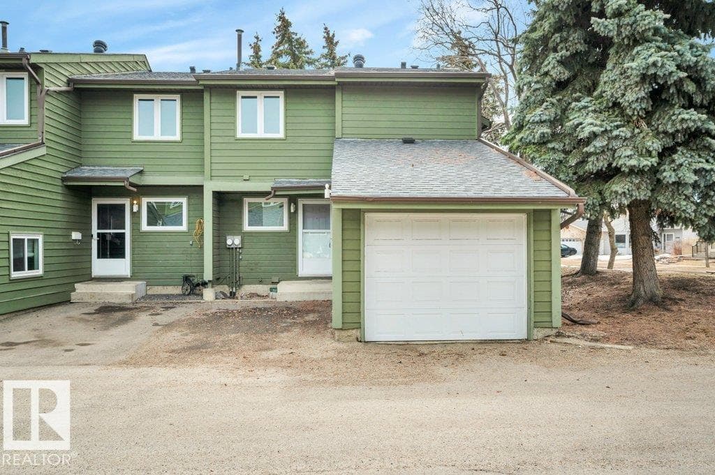 3 bed 2 bath single family at 16941 95 ST NW — $268,000