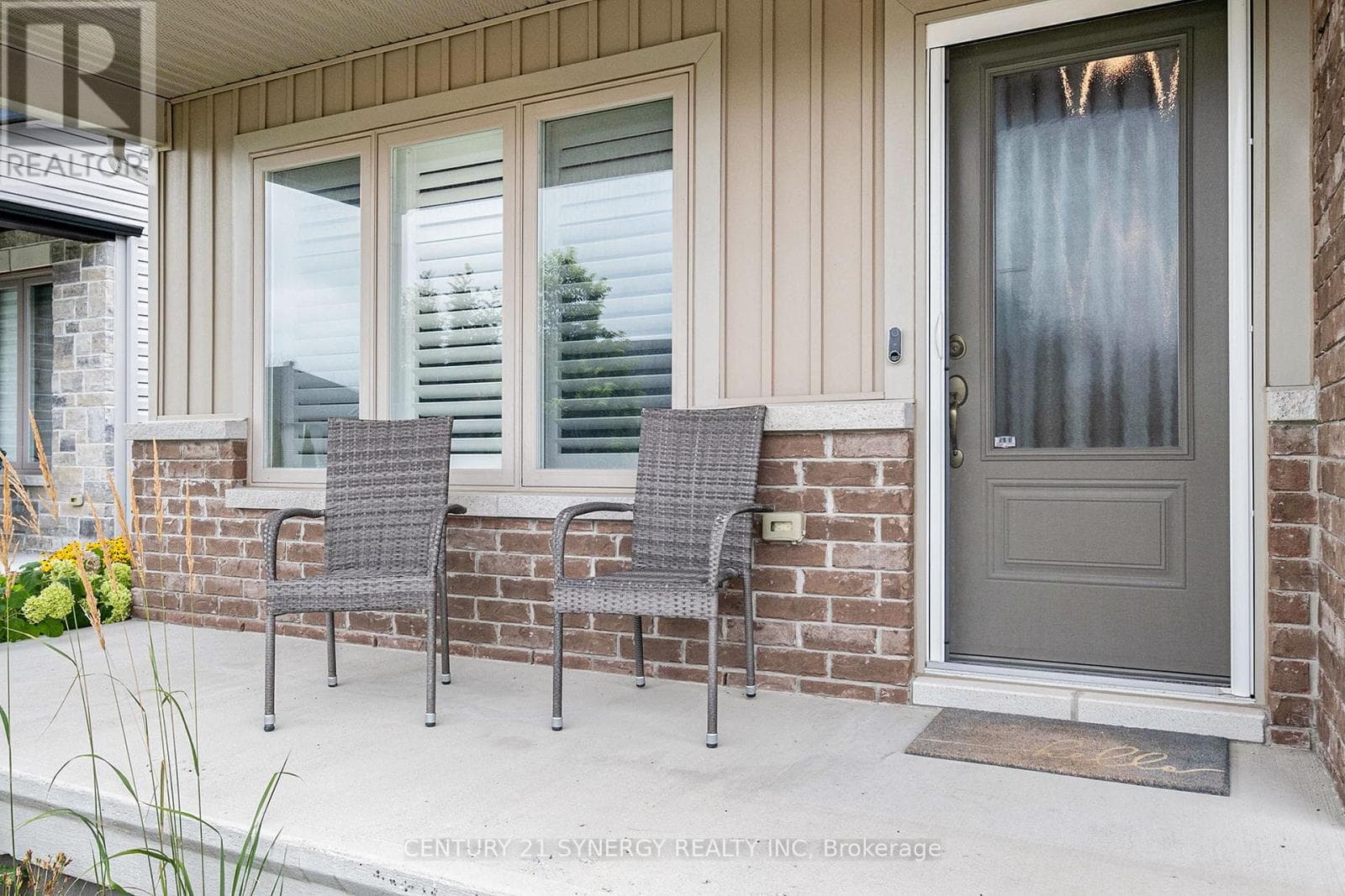 457 HONEYBORNE STREET photo 3