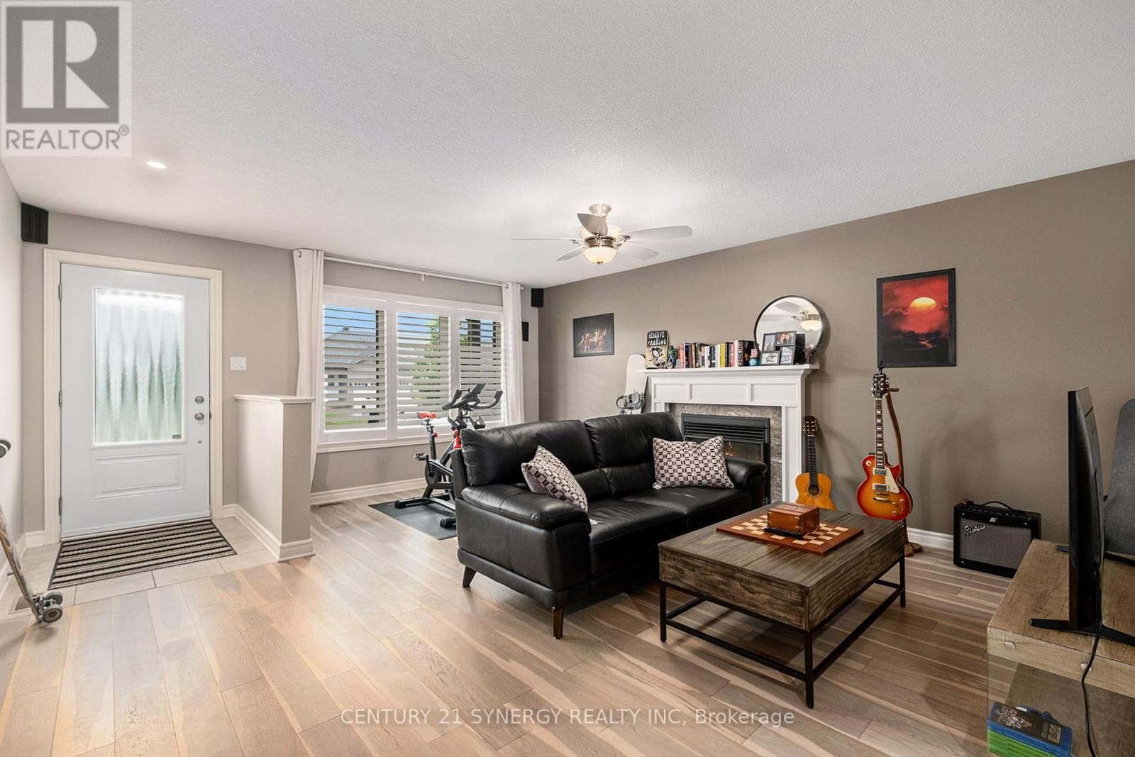 457 HONEYBORNE STREET photo 5