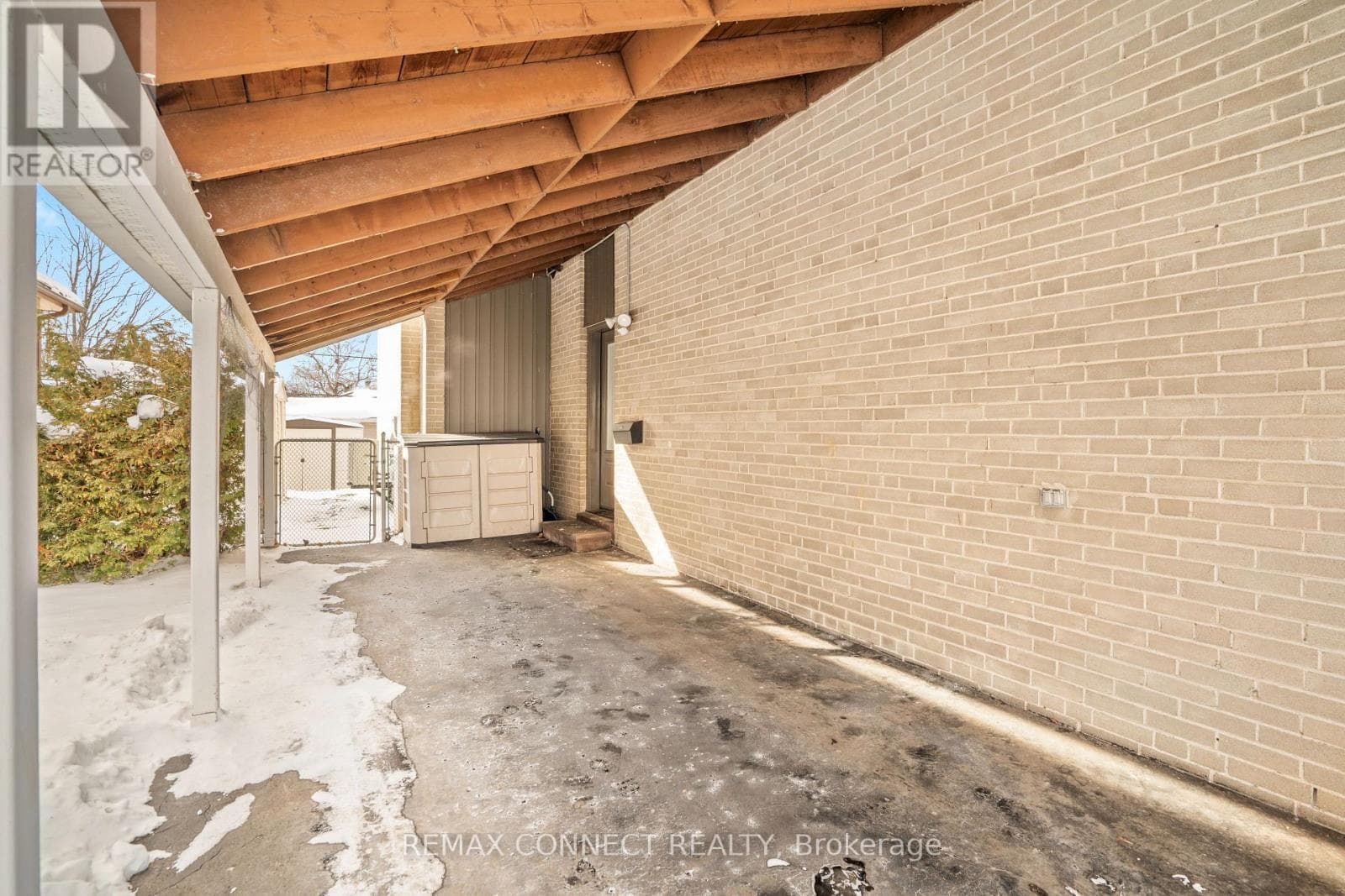 856 CHAPLEAU DRIVE photo 2