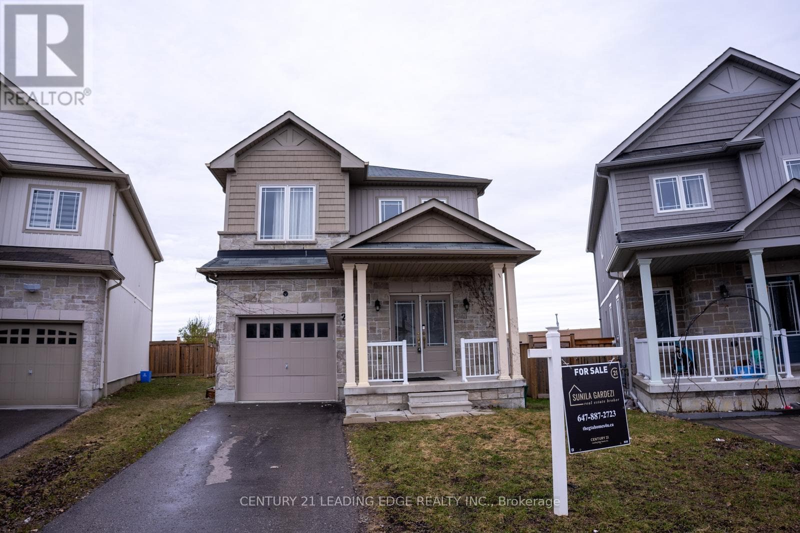4 bed 3 bath single family at 27 MANTZ CRESCENT — $989,900