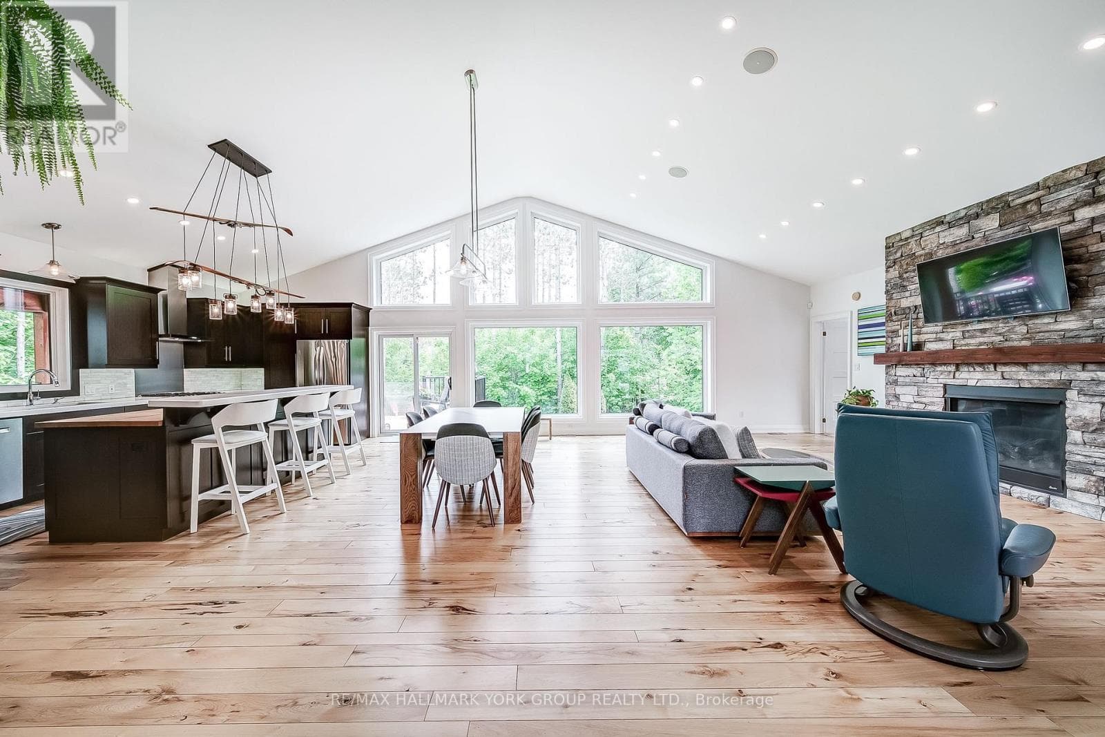 118 MENNILL DRIVE photo 4