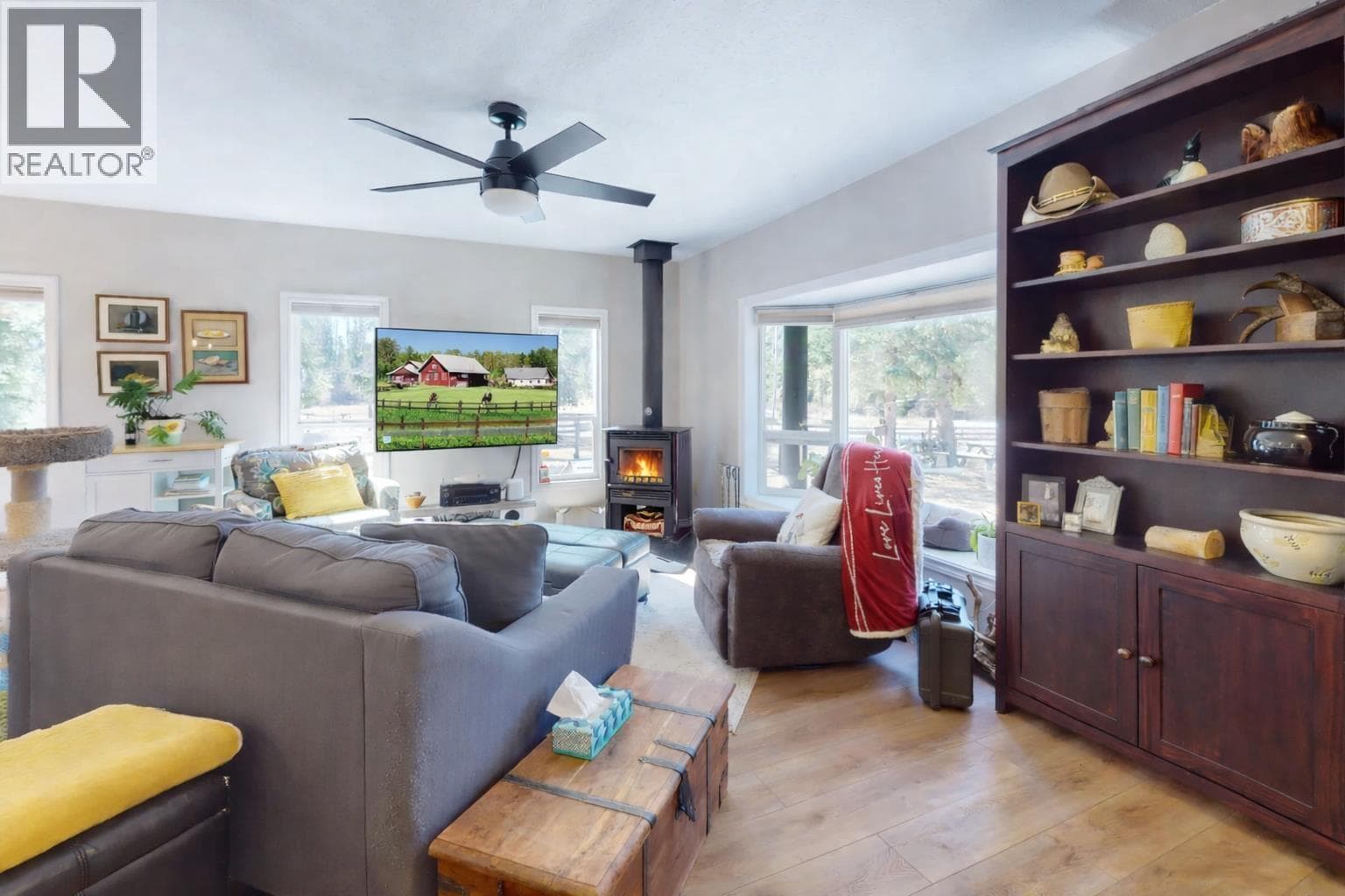 6982 INMAN ROAD photo 4