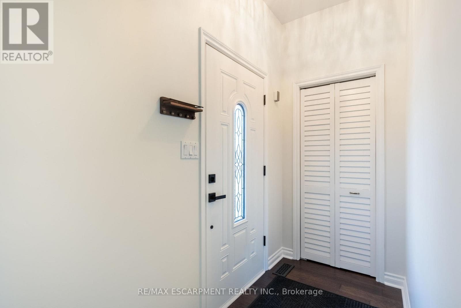 621 ROSSEAU ROAD photo 4