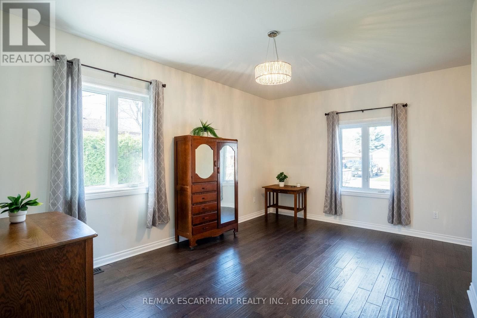 621 ROSSEAU ROAD photo 5