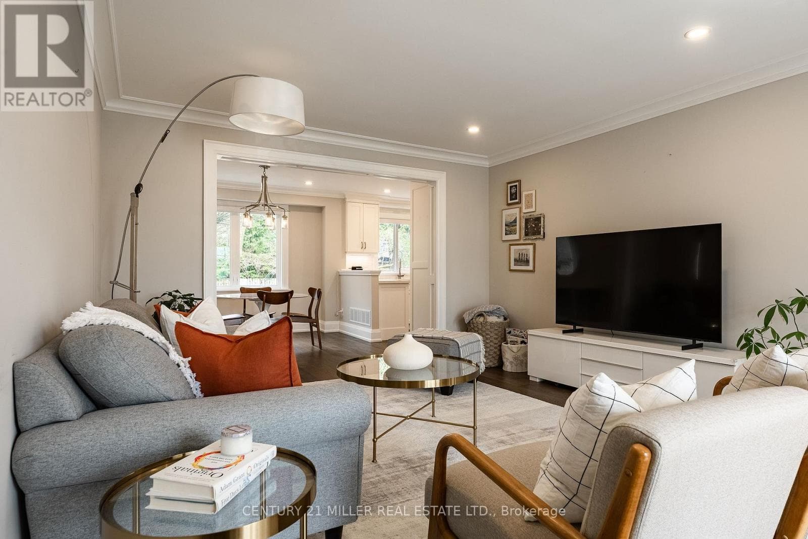 327 MACDONALD ROAD photo 5