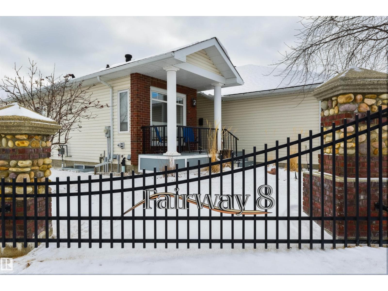 46 LONGVIEW CR photo 2