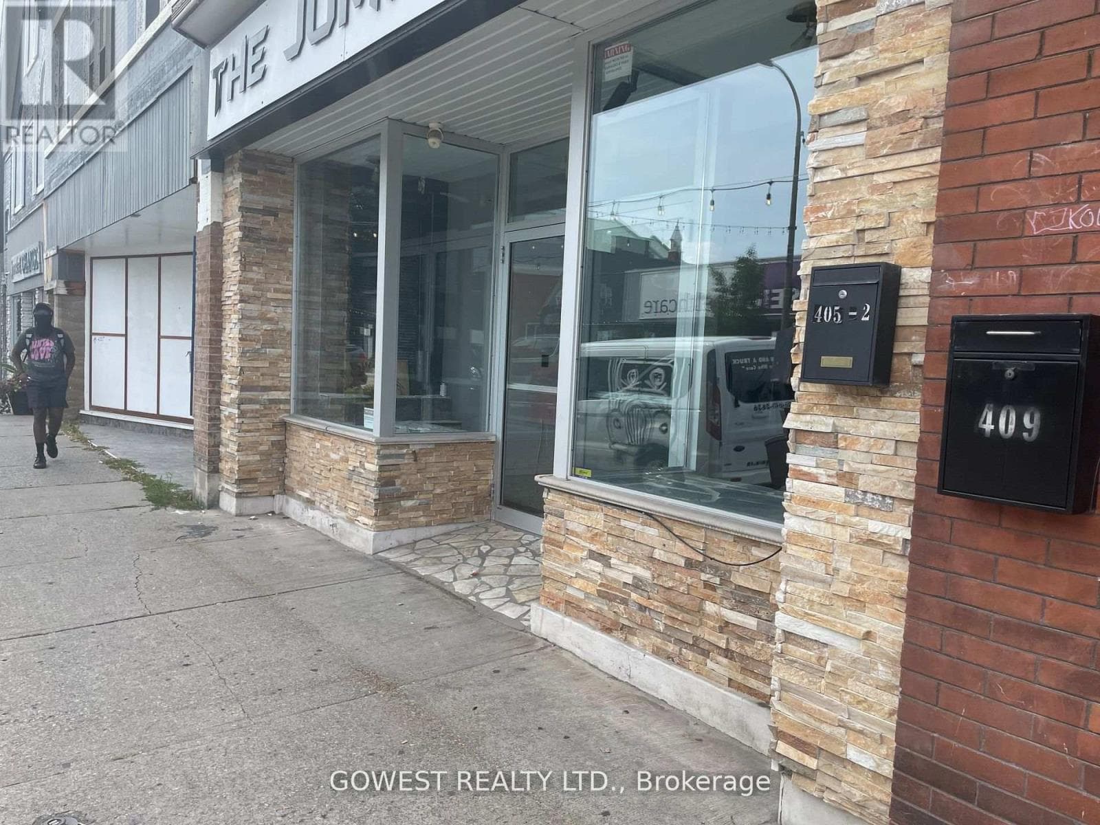 retail at 405 ST PAUL STREET E — $599,000