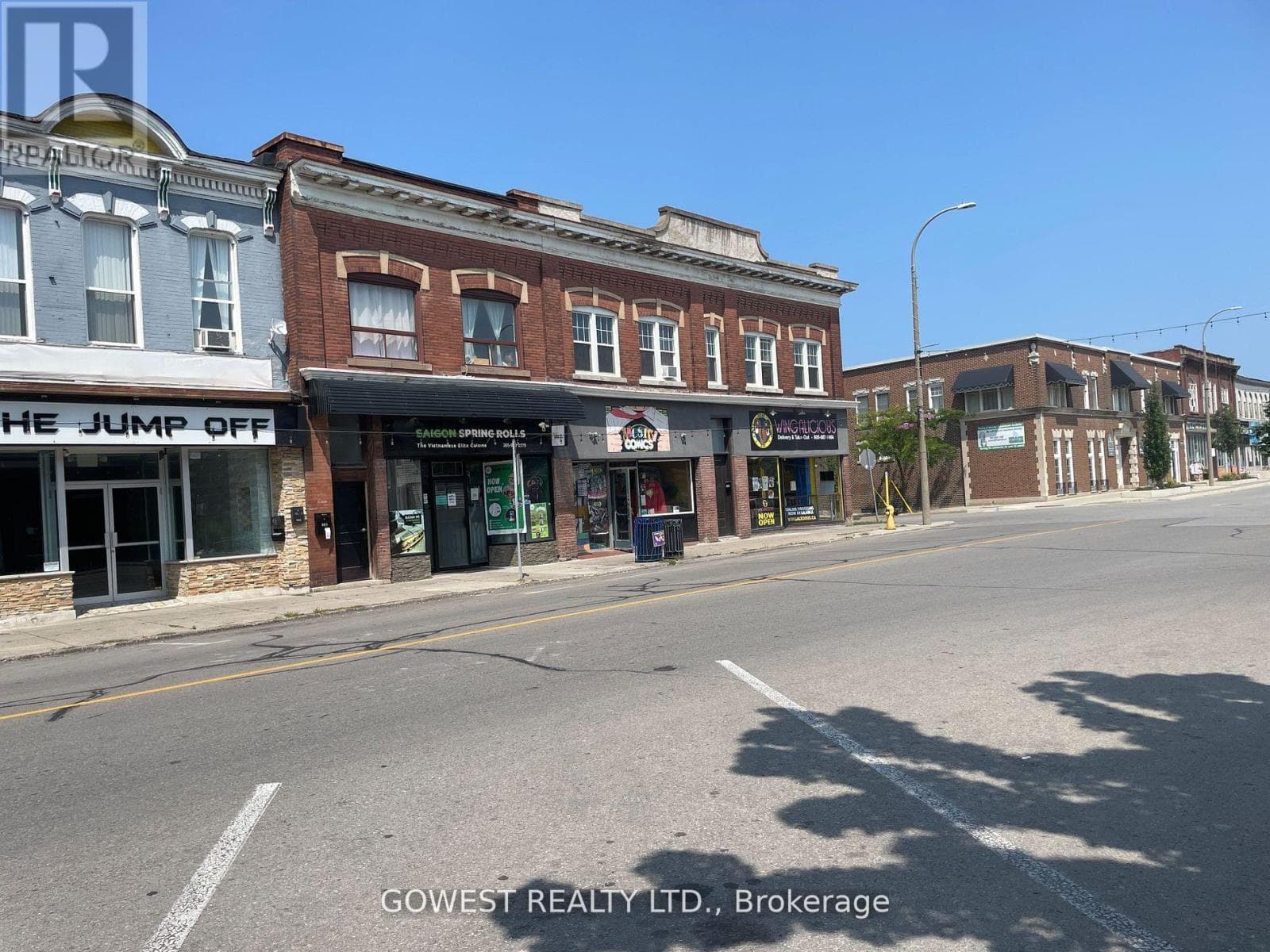 405 ST PAUL STREET E photo 2