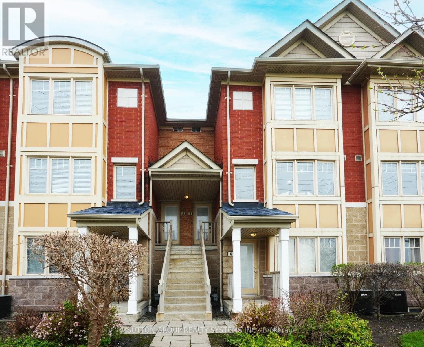 3 bed 3 bath single family at 3 - 5035 NINTH LINE — $788,800