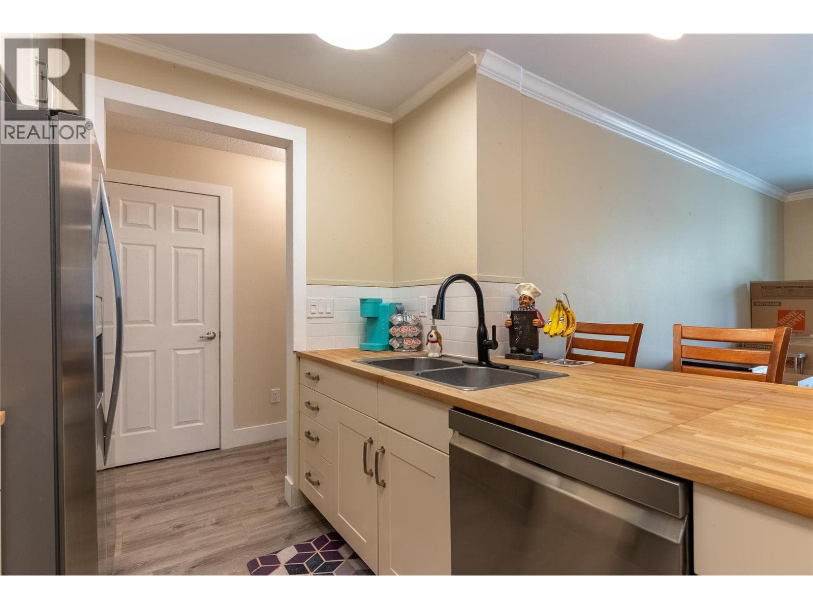 308 Chartrand Avenue Unit# 308 photo 3