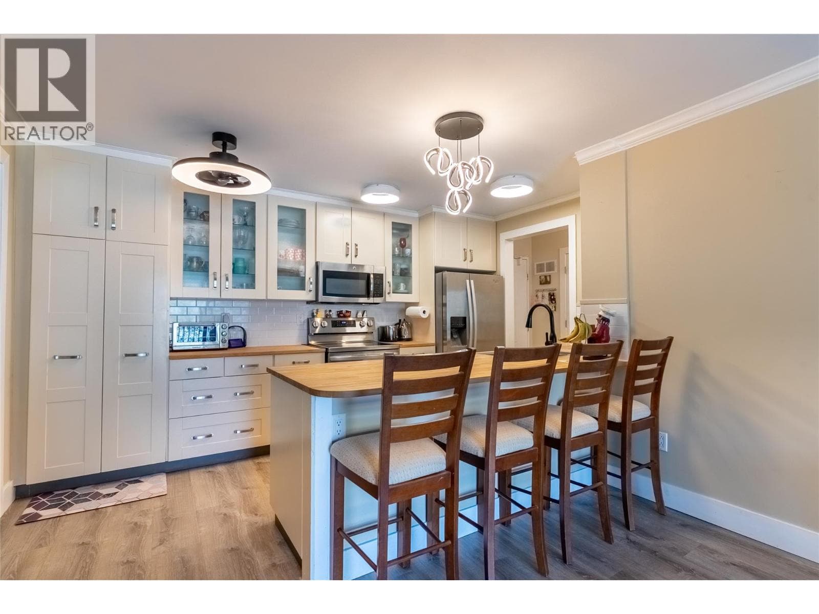 308 Chartrand Avenue Unit# 308 photo 4