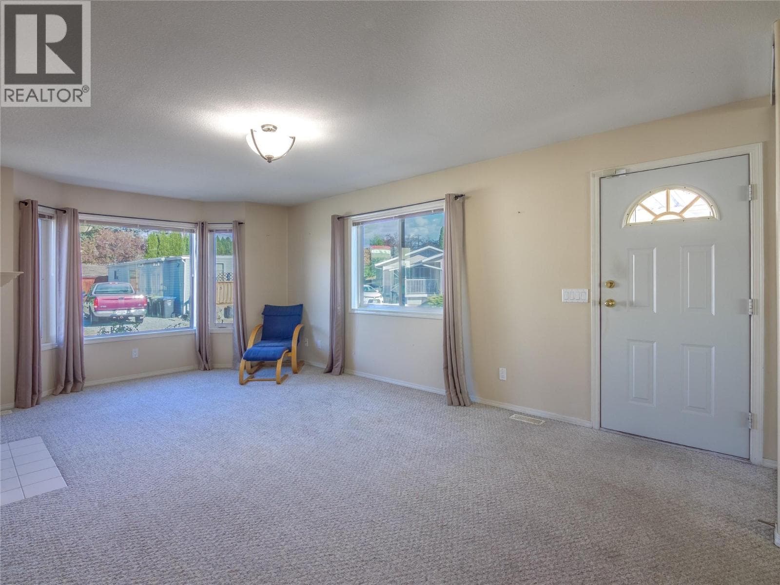 670 McCurdy Road Unit# 4 photo 2