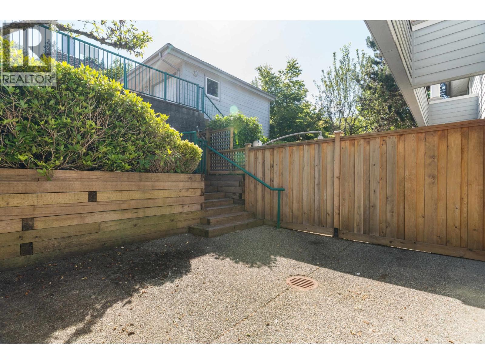 132 SHORELINE CIRCLE photo 4